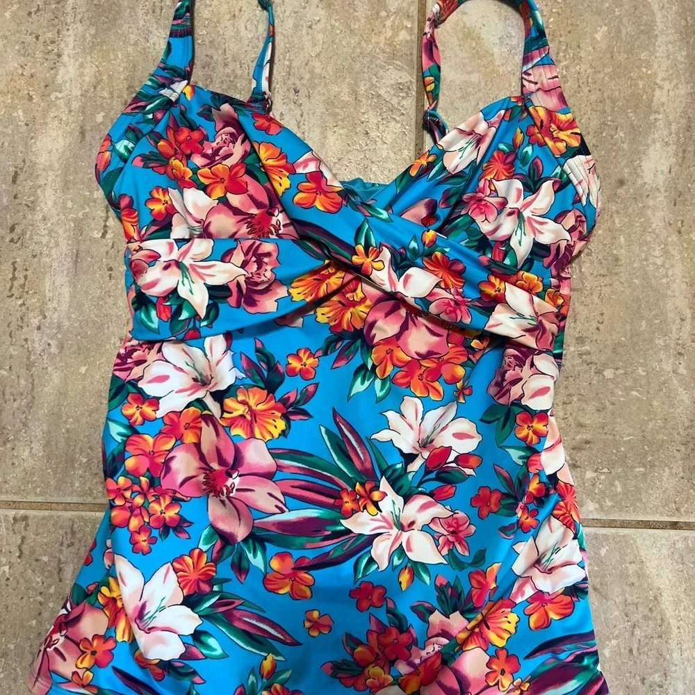 🌺🩵NWT-LANDS’ END gorgeous Women's Flutter Scoop Neck Tankini Top.🌺🩵 SZ 4